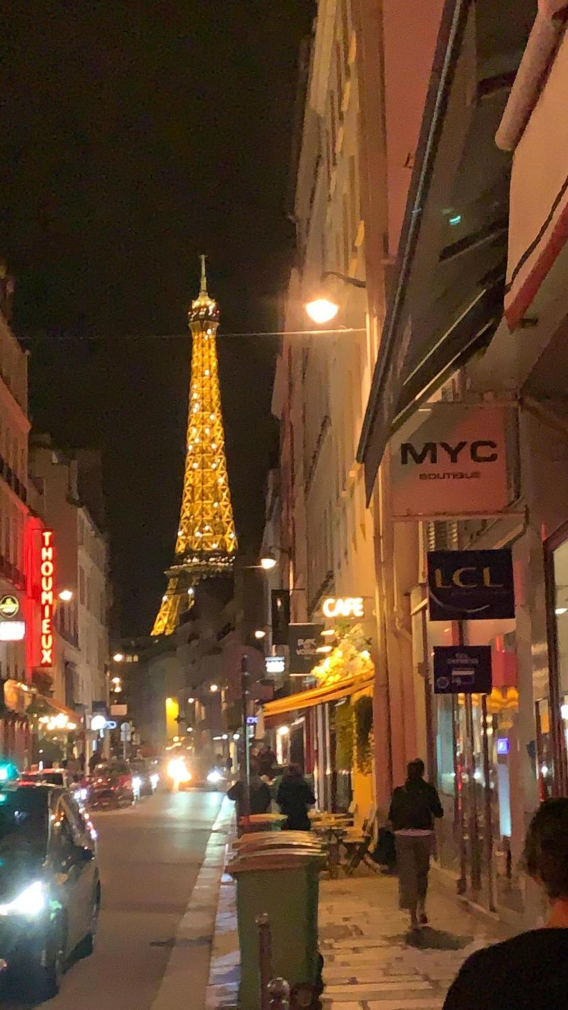 Cosy Dans Partage 2 Pieces Proche Tour Eiffel Cozy Bedroom In A Shared 2-room Near Eiffel Tower Paris